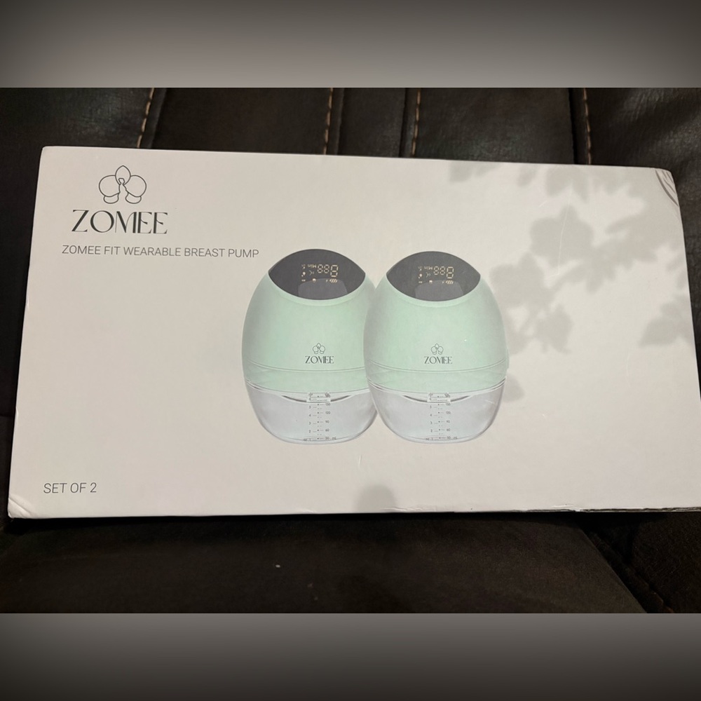 Zomee Wearable Breast Pump NEW in SEALED box.
